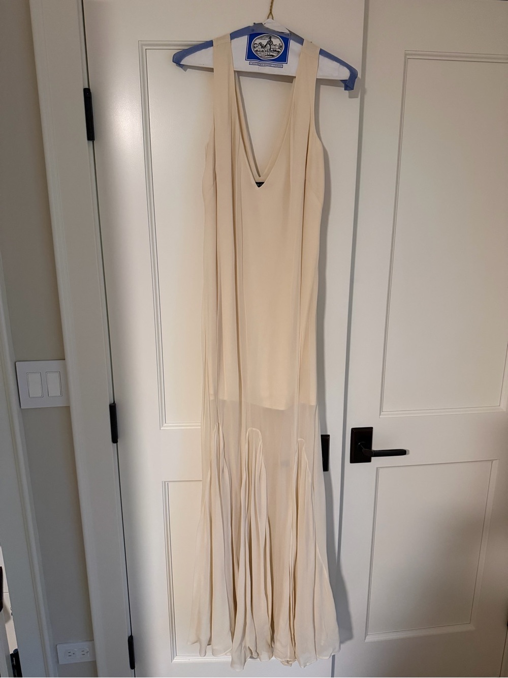 Abercrombie Elegant Cream Sleeveless V-Neck Maxi Dress